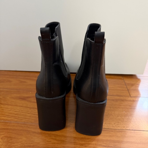 Heeled Platform Lug Sole Bootie - Picture 3 of 4